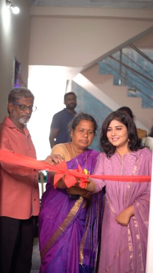 sathya sai krishnan Instagram - ♥️ Happy moments🫶🏼

📸 @smily_photography_
👗 @thugill_closet 
💍 @fashion_with_amri 

#new #opening #institute #learn #apply