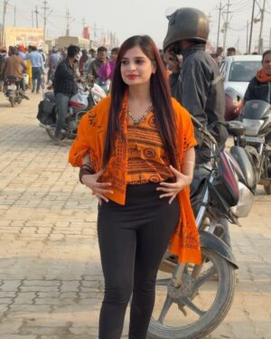 sonal Agarwal Instagram - महाकुंभ में स्नान करने का सौभाग्य प्राप्त हुआ 🔱 🧡 
.
.
#prayagraj #mahakumbh #khumbh #mahakumbh2025 #prayagrajkumbh #allahbad
