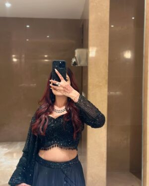 sonal Agarwal Instagram - Tauba Tauba 🖤 
.
.
Hairstyle by - @kashish_makeupartist @stylebygunjan_