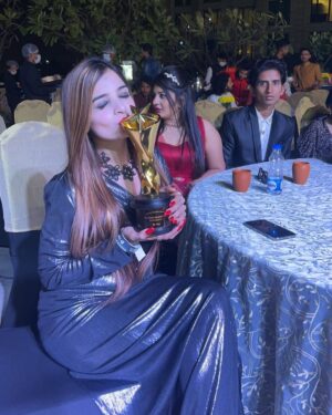 sonal Agarwal Instagram - My 1st Tiki Star Award 🥰For Best personality ♥️ Thank you so much @tikiappofficial , My tiki Fam & Insta Fam ✨ 
.
#blessed #tikistaraward #tiki #tikiindia #tikicreator #tikistar #dehli #proudmoment