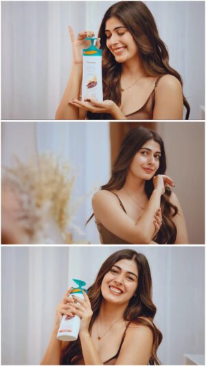 soundarya thakur Instagram - Winters for me mean soft slow mornings filled with self love and things that make me feel my best like cocoa whether it is hot cocoa or my absolute favourite Himalaya Cocoa butter nourishing body lotion which comes packed with natural goodness and you guessed it a sweet and subtle cocoa fragrance all day long.

Add this to your morning routines for the morning boost of nourishment with a hint of cocoa.

#AD @himalayapersonalcare 

#skincare #cocoabodylotion #himalayaskincare #winterskincare #bodylotion