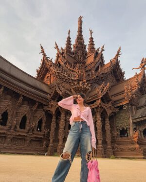 soundarya thakur Instagram - Truth has never looked this aesthetic 🙂‍↔️

🔗 Comment “link” for the entire fit link

___________________________________________________
#sanctuaryoftruth #sanctuaryoftruthpattaya #thailandtravel #thailandtemple #pattayathailand  #outfitoftheday #outfitinspiration #vacationfit #traveller #travelgram #travelblogger #travelinspiration #travelinfluencer #soundaryathakur #formocloset