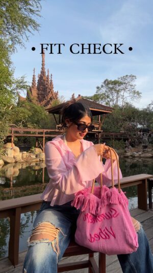 soundarya thakur Instagram - DAY 3. Quick Fit Check ☀️ #pattayathailand🇹🇭 

🔗 All links attached, just comment “Outfit” 

#vacationmode #vacationfit #outfitoftheday #outfitpost #outfitideas #summeroutfitideas #thailandtravel #thailandoutfit #soundaryathakur #formocloset