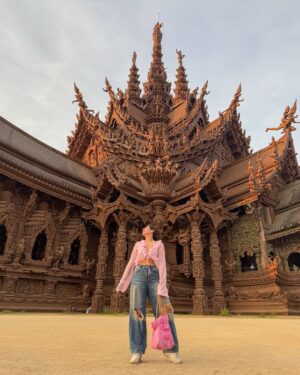 soundarya thakur Instagram - Truth has never looked this aesthetic 🙂‍↔️

🔗 Comment “link” for the entire fit link

___________________________________________________
#sanctuaryoftruth #sanctuaryoftruthpattaya #thailandtravel #thailandtemple #pattayathailand  #outfitoftheday #outfitinspiration #vacationfit #traveller #travelgram #travelblogger #travelinspiration #travelinfluencer #soundaryathakur #formocloset