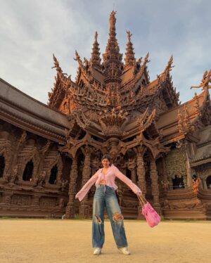 soundarya thakur Instagram - Truth has never looked this aesthetic 🙂‍↔️

🔗 Comment “link” for the entire fit link

___________________________________________________
#sanctuaryoftruth #sanctuaryoftruthpattaya #thailandtravel #thailandtemple #pattayathailand  #outfitoftheday #outfitinspiration #vacationfit #traveller #travelgram #travelblogger #travelinspiration #travelinfluencer #soundaryathakur #formocloset