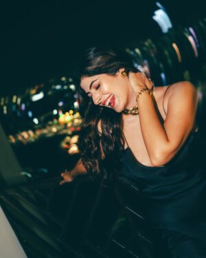 soundarya thakur Instagram - 27 and owning it like a queen 👑💃 

#FlawlessAt27 #birthdayvibes #turning27 #goldenvibes #birthdaybliss #glowup #birthdaygirl #birthdayoutfit #borntoshine #blessed #virgowomen #birthdaycake #birthdayphotoshoot #birthdayweekend #soundaryathakur #formocloset