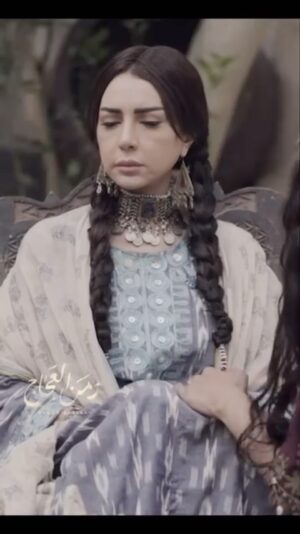 Abeer Ahmed Instagram - تزوجت زوجي يرضيكم ؟. #مسلسل_زمن_العجاج @beyondreams_co  عبير_أحمد #عبير_احمد # النون ومايعلمون #قلم_رصاص #الكويت #السعوديه #غسيل #الإمارات #البحرين #عمان #قطر  #عافك_الخاطر  #حضرة_الموقف #سرك_الخافي #الناموس #حضن_الشوك #كلام_أصفر #مع_حصة_قلم #قلوب_لاتتوب #كالوس #الحريم #ابشر_بالسعد  #قناة_الظفره #تلفزيون_الكويت #قناة_أبو_ظبي 
‏‎‏#abeer_ahmed #3abeer_a7med  #kuwait #mbc #explore