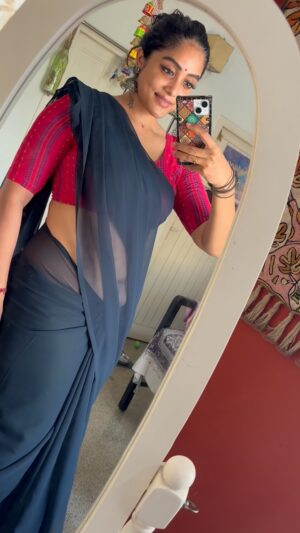 Abhirami Venkatachalam Instagram - கண்கள் 😘 

 #abhiramivenkatachalam #av #saree #lover #universe