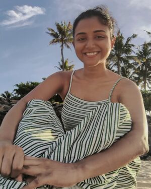 Aishwarya Raghu Instagram - Peace ♥️

#nofilter #nomakeup #krishandaish