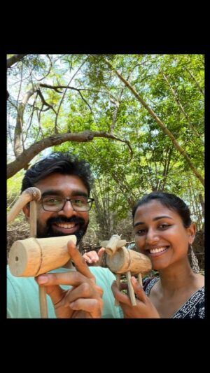 Aishwarya Raghu Instagram - Bamboo toy making workshop🎉
Big shout out to Ramu bhaiya for helping us out 🙏

Realised that bro is more artistic than I am ....I can't digest it 🙈😛

#tryingnewthings #gratitude #unfiltered #krishandaish