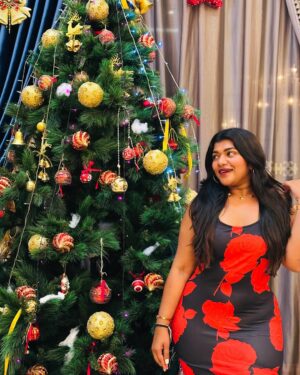 Aishwarya Venka Instagram - Merry Christmas 🎄🎁🤌🏻 

Let’s Make Memories that Will Last A Lifetime ! Christmas magic is in The Air 🖤🤌🏻

#newpost #trending #happiness #christmas #christmastree #santa #pattaya #pattayathailand #thailand🇹🇭 #merrychristmas🎄 #christmaspic #love