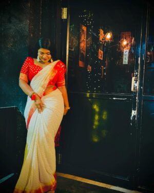 Aishwarya Venka Instagram - Living My Desi Girl Fantasy 🪷🪔

#happydiwali 

#newpost #saree #elegant #love #peace #trending #diwali #whitesaree #deepavali #🖤