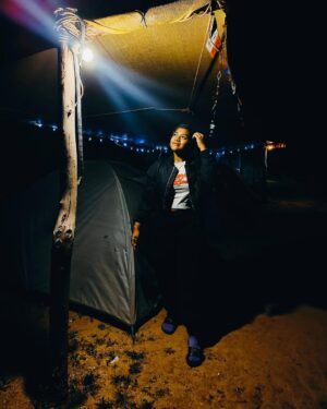 Aishwarya Venka Instagram - Camping Under The Stars 🌌🪐 

Still Not Over This Trip 🖤🤌🏻 

#kodaidiaries #kodaikanal #kookal #polur #hills #stars #moon #galaxy #happiness #fun #love #baby #trip