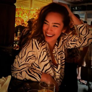 Alexandra T. Gottardo Instagram - Capture by @fashafeisol udah aku post ya, one is enough 😝 well… i love the picture 🥰 thank you love
