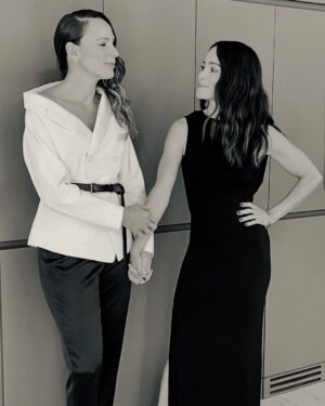 Alice Braga Instagram - Week of special moments.
Beyond magical and special.
Quanto orgulho e amor 🫀
Viva a força do nosso Cinema.