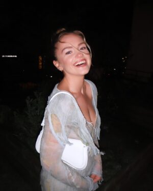 Alicia Agneson Instagram - Love letter from Paris 💌/ attending the premiere of The Last Of Us / avec @hermantommeraas / styled by @styleinscandinavia / thank you for having us @streammaxnordic