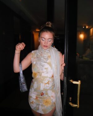 Alicia Agneson Instagram - Love letter from Paris 💌/ attending the premiere of The Last Of Us / avec @hermantommeraas / styled by @styleinscandinavia / thank you for having us @streammaxnordic