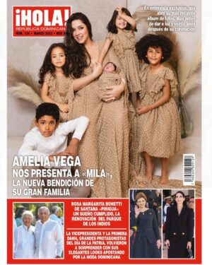 Amelia Vega Instagram - Gracias  Hola!, Como siempre muy especial conversar con ustedes y en esta edición plasmar en un lindo recuento de fotos y palabras, nuestro presente. 
❤️ ¡Feliz día de la Mujer! ❤️