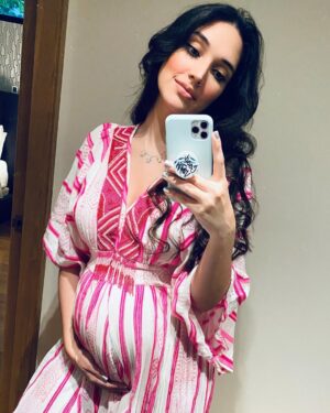 Amelia Vega Instagram - Aquí vamos 😍🤰🏻 #Baby4