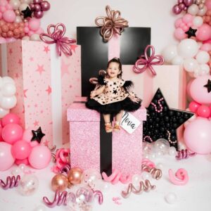 Amelia Vega Instagram - Que grande estás mi muñeca.  Me parece mentira que ya andas, que sabes lo que te gusta y lo que no, que defiendes tus juguetes y le dices a tus hermanos no no no,  pestañee y ya no eres tan bebé ☺️🙈. ¿A donde vas con tanta prisa? #Nova #SheIsOne #1