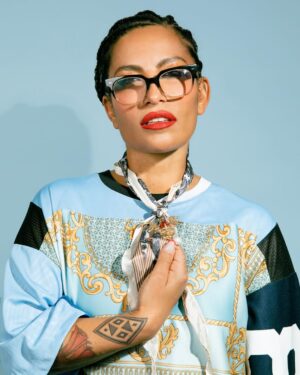 Ana Tijoux Instagram - Con su permiso señor redes sociales …
Que se viene?????
EP?
Y para que la industria sepa sin miedo siempre PALESTINA y WALLMAPU LIBRE 
Se perderán seguidores se ganarán convicciones 🇵🇸