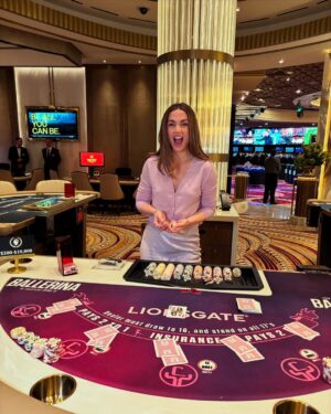 Ana de Armas Instagram - Ballerina in Las Vegas! This is your lucky table for sure. 🩰🔥 #CinemaCon