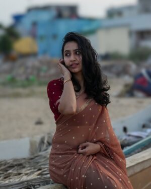 Anchana Nethrun Instagram - 🤎

Saree: @elegant_fashion_way