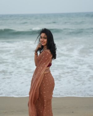 Anchana Nethrun Instagram - 🤎

Saree: @elegant_fashion_way