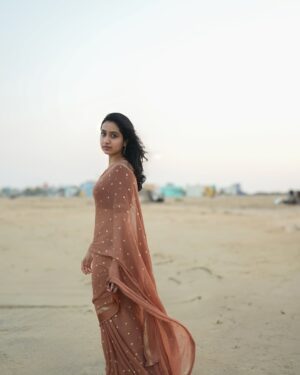 Anchana Nethrun Instagram - 🤎

Saree: @elegant_fashion_way