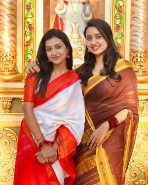 Anchana Nethrun Instagram - 🤍🤎⛪️ 

Pc- @iam.rethika @__.gocool__ 

#abeneya #anchana #instagood #sisters #weddingvibes
