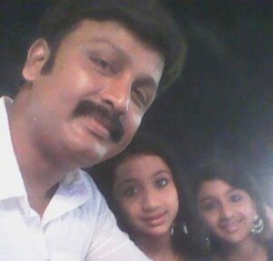Anchana Nethrun Instagram - மீண்டும் ஜென்மங்கள் மாறும் போதும் நான் உங்கள் மகளாக வேண்டும் 🧑‍🧑‍🧒‍🧒❤️

Last two frames has my heart🫶🏻🌍

#anchana