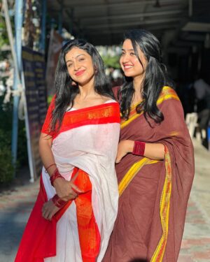 Anchana Nethrun Instagram - 🤍🤎⛪️ 

Pc- @iam.rethika @__.gocool__ 

#abeneya #anchana #instagood #sisters #weddingvibes