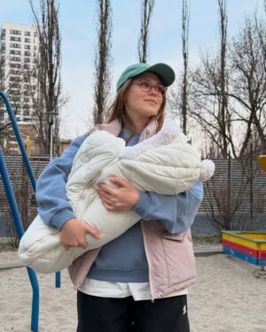 Anna Koshmal Instagram - Останній місяць вагітності тягнувся, здавалось, цілу вічність. І ці два тижні пролетіли як один день 😻✨