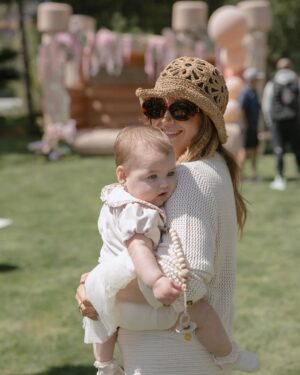 Ashley Tisdale Instagram - Welcome to Jupiter’s Munchkinland! I can’t explain the feeling when your kid turns 4, I know it’s still little but it’s like they grew up overnight. I love every single thing about this girl and I know she’s gonna do something really special in this world. My greatest joy in life is being her mom 💗

The biggest thank you to @michellerogers_styling for helping us create Jupiter’s dream party 🫶🏻
