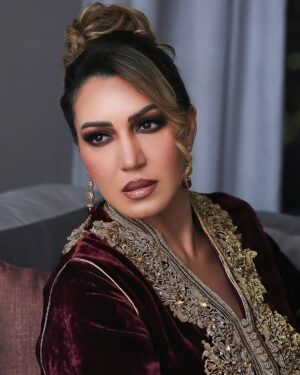 Asma Lamnawar Instagram - إطلالتي الأخيرة بحفل زواج بمدينة جدة 🇸🇦💚 قفطان ملكي من تصميم المصممة الرائعة هند المطيري ♥️♥️♥️
👘 : @hind_lamtiri_haute_couture 
💄: @roshimakeup 
💇‍♀️: @hanansharaf_hs 
📸: @asya_abushal 

MANAGEMENT BY @yacinelmnawar