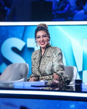Asma Lamnawar Instagram - إطلالتي الليلة ببرنامج ستارلايت ب تكشيطة ملكية مغربية 🇲🇦 من 
تصميم المبدعة دائما 
#القفطان_المغربي  #قفطان_مغربي 
@hind_lamtiri_haute_couture و تحية للصانع المغربي على حرفيته 👏👏👏 
المجوهرات من دار رافينيتي 

TAKCHITA : @hind_lamtiri_haute_coutur jewelry : @rafinity_officiel 
MAKEUP : @roshimakeup 
HAIRSTYLE : @betty.hairstylist 

MANAGEMENT : @yacinelmnawar
