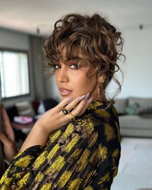 Asma Lamnawar Instagram - إطلالتي بالصورة الرسمية لبرنامج اكتشاف المواهب @starlight_maroc . 

Dress @etro 
Accessoires 
Boucles d’oreilles @Auréliebidermann et bagues @leonyvonne chez @naisconcept 
Style By : @anas.yass 
💄: @roshimakeup 
💇‍♀️: @betty.hairstylist