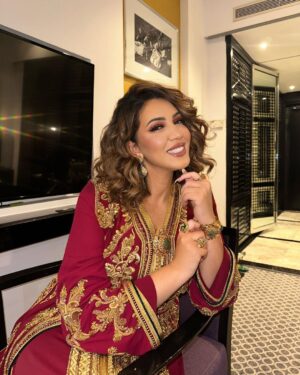 Asma Lamnawar Instagram - Caftan By @fatim.filali.idrissi.official 
jewelry : @rafinity_officiel
