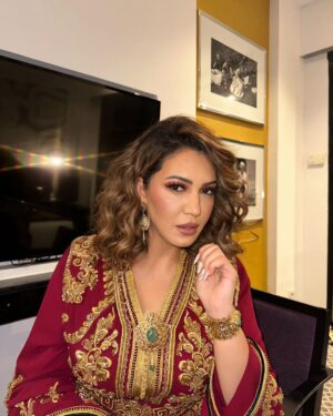 Asma Lamnawar Instagram - Caftan By @fatim.filali.idrissi.official 
jewelry : @rafinity_officiel