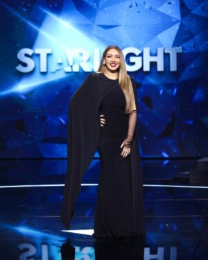 Asma Lamnawar Instagram - إطلالتي الليلة بنصف نهائي برنامج ستارلايت 🖤🖤🖤 😎😎😎
مجوهراتي من دار رافينيتي للمجوهرات @rafinity_officiel 

Jewelery : @rafinity_officiel 

Earrings by @dolcegabbana 

Makeup : @roshimakeup 
Hairstylist : @mohamad_style1 
Photo : @fouad_benyahya