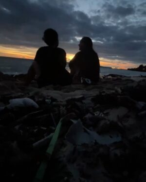 Aurora Ribero Instagram - Sunset bau bau   aku = 🤝🏻🫶🏻