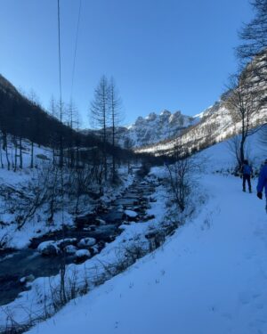 Aurora Ribero Instagram - Part 1 of the hike on the snowy snowy Mountain with the Fam🤍