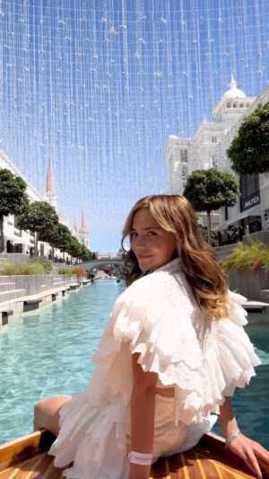Bahar Şahin Instagram - Bir rüya gibi… @thelandoflegends 🌞
🧚‍♀️
Stylıng : @busraissik
Makeup: @suedakurkcu 
@bummagency & @fatihkinaciii 👊🏻