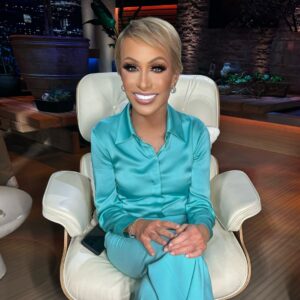 Barbara Corcoran Instagram - BIG NEWS: I finally did it! I went for my FOURTH facelift. And boy was it worth every penny. I told the doctor I wanted to look 25 again, and I’d say he delivered!

#NoFilter #AllNatural