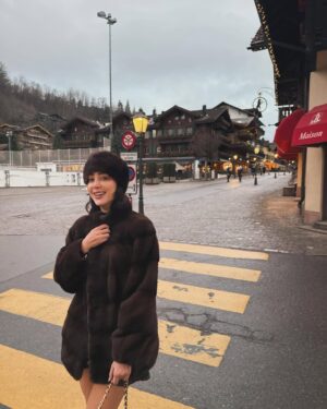 Bassma Boussel Instagram - At the end it’s just you & your silly life , go on , live it the way you want and be the person you wanna be 🤍❄️🌬️