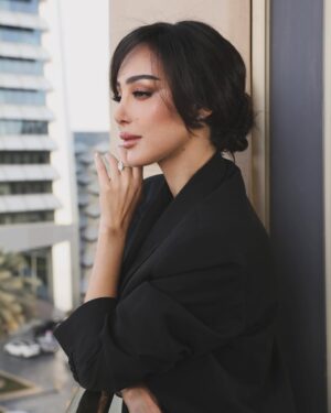 Bassma Boussel Instagram - Happy women’s day 🎈

Mua: @sarah_makeup1 
Hair stylist : @yasmeen_hairstylist 
Photographer: @hatoon1 
Stylist: @byisraagalal 
Nail artist @russianstudioeg