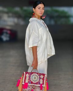 Actress Bhaweeka Chaudhary HD Photos and Wallpapers April 2025
