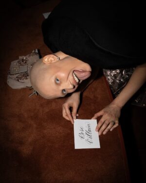 Bianca Balti Instagram - The craziest month of my life 💘 
Crazy good (not crazy bad). As good as only the first month after chemotherapy might feel. My hair are growing back and life is giving 🫶🏼