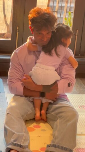Bipasha Basu Instagram - My Life 🩷🧿
#monkeylove