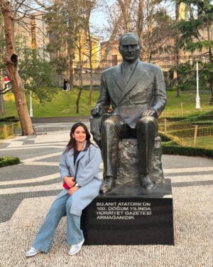 Bouchra Okbi Instagram - Saha ftourkom 🩵
وشنو هو البلد لي تحبو تزوروه فرمضان؟؟
انا تركيا..سوريا و مصر و ممكن لبنان 
  و أكيد طعم رمضان فبلادي وسط أحبابي احلى و احلى 🍀